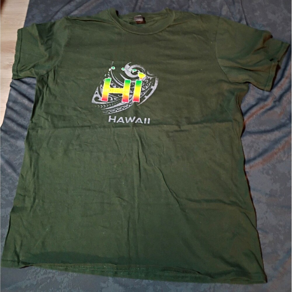 Anvil Men's Lightweight Hawaiian Logo Graphic T-Shirt Crew Neck Green Regular M